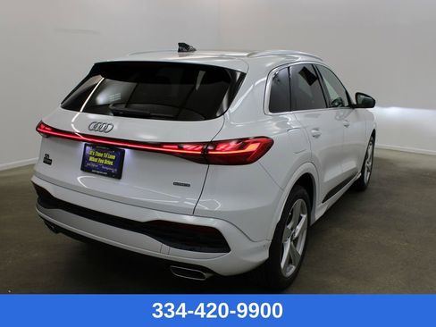 New 2025 Audi Q5 Prestige image 4