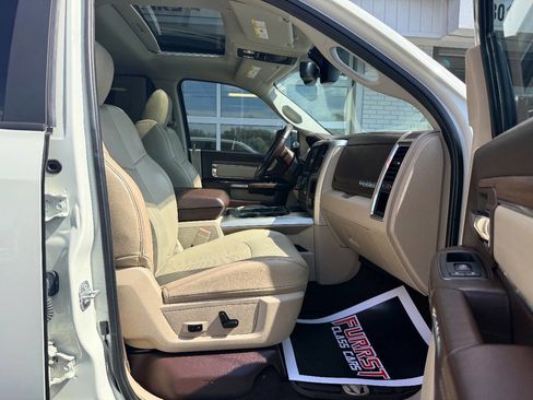 Used 2018 RAM 3500 Laramie image 38