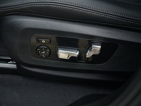 Used 2025 BMW X6 xDrive40i w/ Climate Comfort Package AWD/4WD image 23