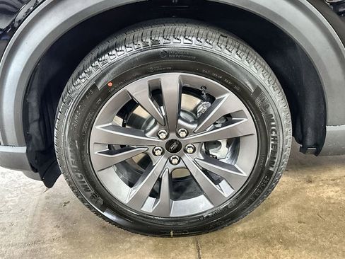 New 2026 Ford Explorer Active w/ Active Comfort Package AWD/4WD image 33