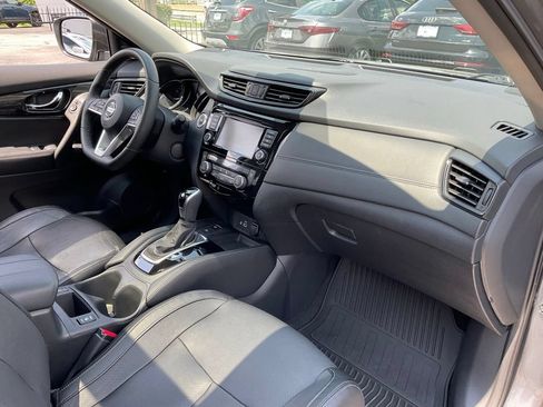 Used 2020 Nissan Rogue SL w/ Premium Package AWD/4WD image 19