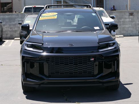 Used 2026 Toyota RAV4 AWD Plug-in Hybrid image 8