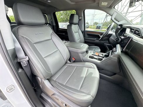 Used 2024 GMC Sierra 2500 Denali w/ Denali Reserve Package AWD/4WD image 28