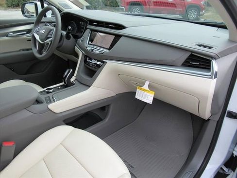 New 2026 Cadillac XT5 Premium Luxury w/ Driver Assist Package FWD image 10