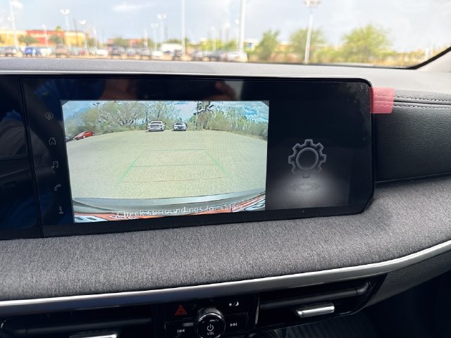 Used 2025 Nissan Kicks SV AWD/4WD image 20