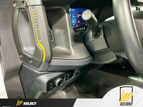 Used 2024 Ford Bronco Badlands image 10