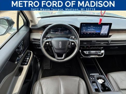 Used 2023 Lincoln Corsair Reserve AWD/4WD image 11