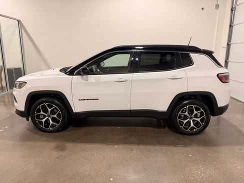 Used 2025 Jeep Compass Limited AWD/4WD image 8