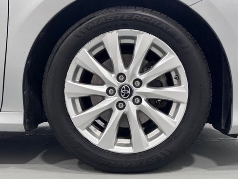 Used 2018 Toyota Camry LE FWD image 33
