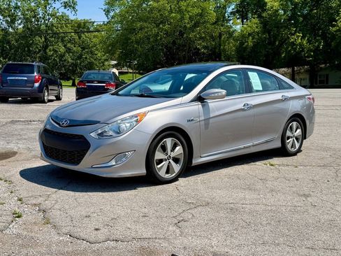 Used 2012 Hyundai Sonata Hybrid w/ Ultimate Pkg FWD image 1