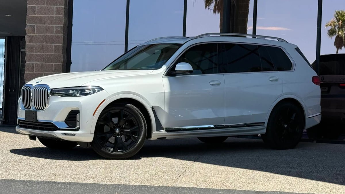 Used 2021 BMW X7 xDrive40i w/ Premium Package AWD/4WD image 3