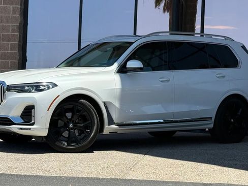 Used 2021 BMW X7 xDrive40i w/ Premium Package AWD/4WD image 3
