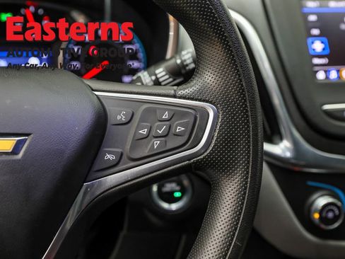 Used 2022 Chevrolet Equinox LT w/ LPO, Floor Liner Package image 16