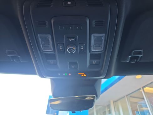 Used 2024 Cadillac Escalade Premium Luxury w/ Performance Package image 24