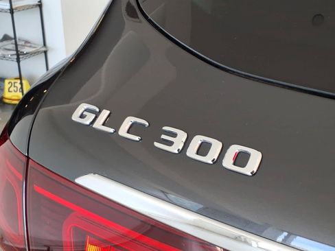 Used 2020 Mercedes-Benz GLC 300 4MATIC image 18