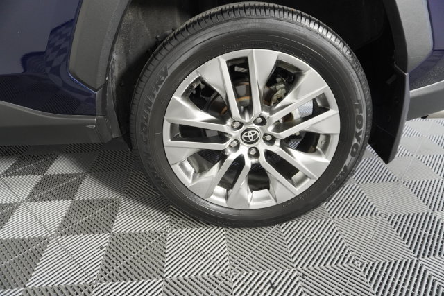 Used 2021 Toyota RAV4 XLE Premium FWD image 18