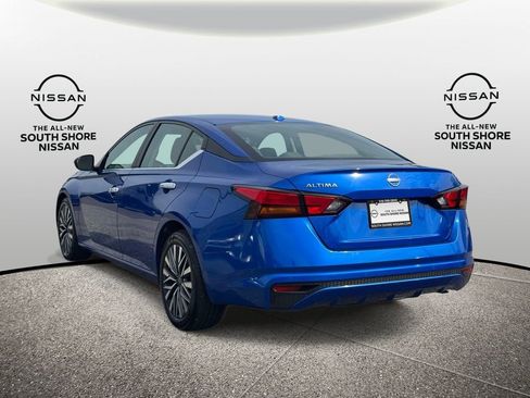 Used 2025 Nissan Altima 2.5 SV FWD image 7
