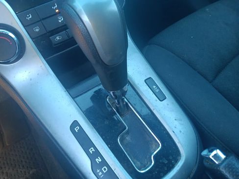 Used 2016 Chevrolet Cruze LT image 12