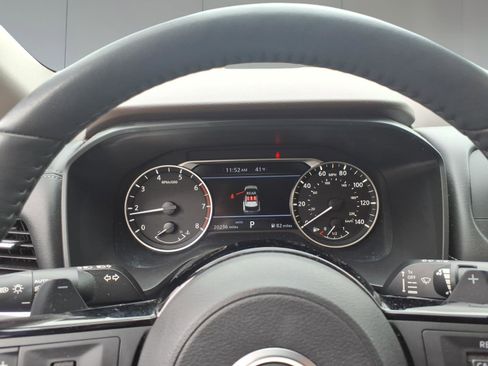 Used 2023 Nissan Rogue SV w/ SV Premium B Package image 11