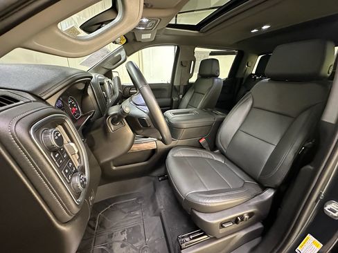 Used 2020 Chevrolet Silverado 1500 LTZ w/ LTZ Plus Package AWD/4WD image 30