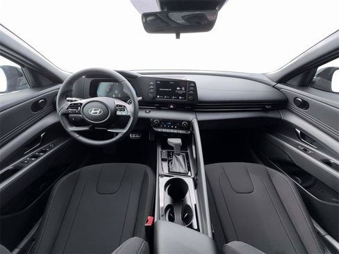 New 2026 Hyundai Elantra SEL Sport image 13