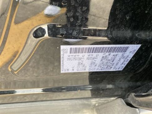 Used 2025 Nissan Rogue SV image 34