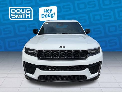 New 2026 Jeep Grand Cherokee L Limited w/ Limited Altitude Package AWD/4WD image 8