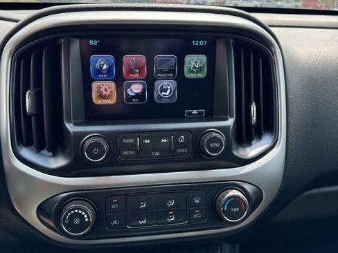 Used 2016 Chevrolet Colorado LT AWD/4WD image 10