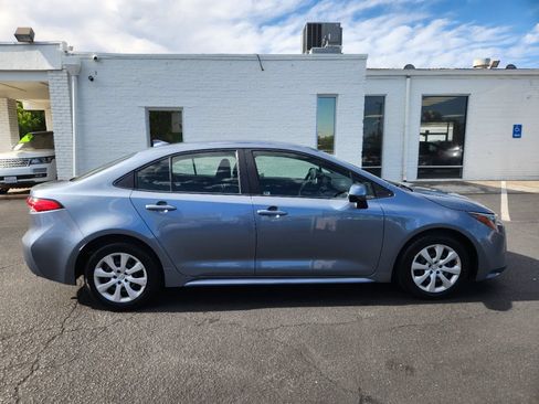 Used 2022 Toyota Corolla LE FWD image 6