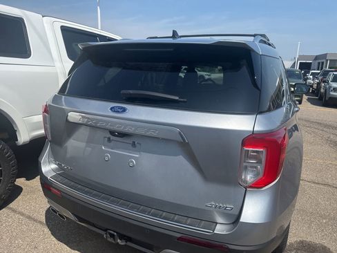 Used 2023 Ford Explorer Platinum w/ Technology Package AWD/4WD image 13