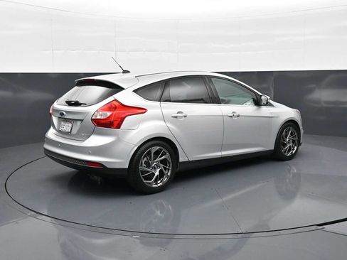 Used 2014 Ford Focus Titanium FWD image 5