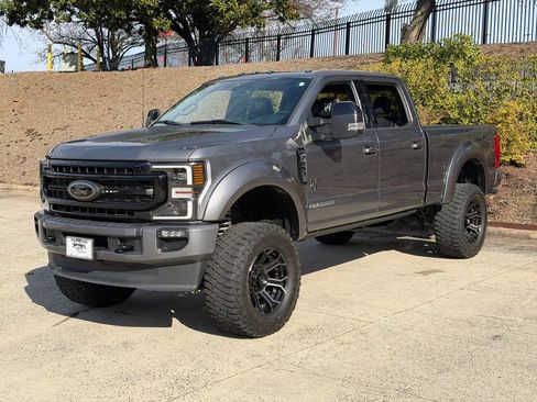 Used 2022 Ford F250 Lariat w/ Black Appearance Package image 7