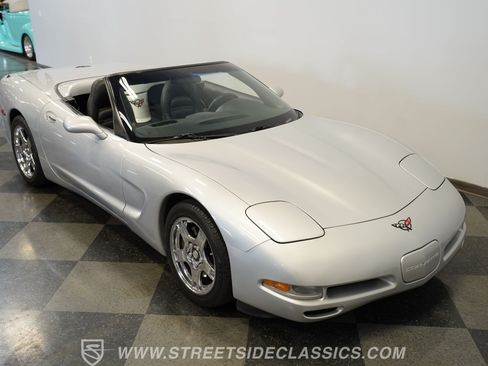 Used 1998 Chevrolet Corvette Convertible w/ Performance Handling Pkg RWD image 39
