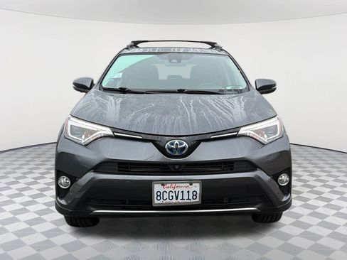 Used 2018 Toyota RAV4 Limited image 2