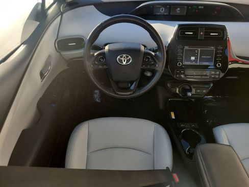 Used 2021 Toyota Prius XLE image 18