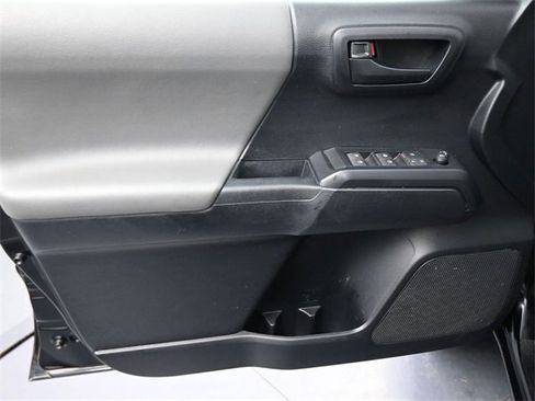 Used 2020 Toyota Tacoma 4x4 Double Cab image 40