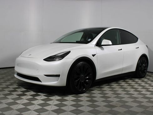 Used 2022 Tesla Model Y Performance image 3