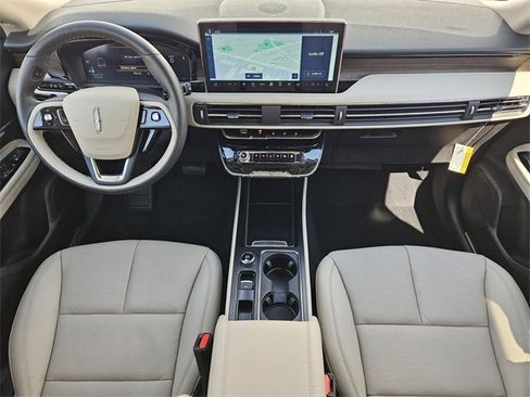 New 2026 Lincoln Corsair Reserve image 24