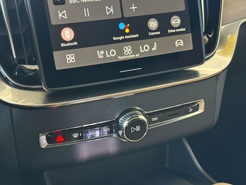 New 2026 Volvo XC90 T8 Plus w/ Protection Package Premier image 21