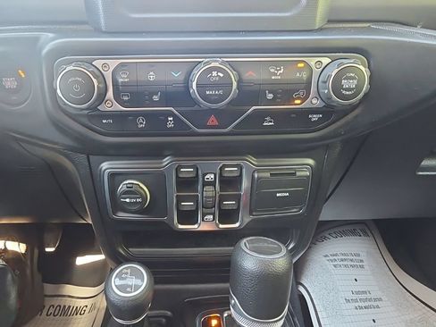 Used 2022 Jeep Gladiator Sport AWD/4WD image 27