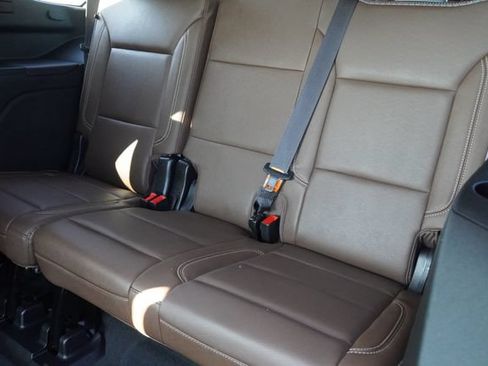 Used 2022 Chevrolet Tahoe High Country RWD image 17