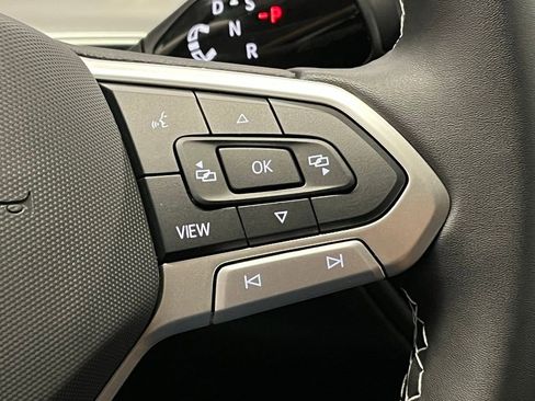 New 2025 Volkswagen Tiguan SE image 26