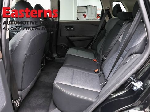 Used 2023 Nissan Rogue SV AWD/4WD image 21