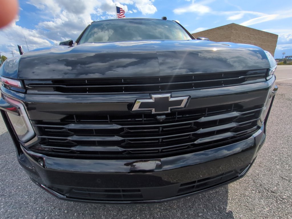 Used 2025 Chevrolet Tahoe RST w/ Comfort Package AWD/4WD image 2