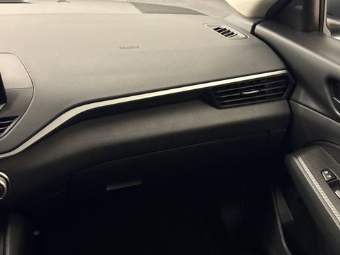 Used 2024 Nissan Altima 2.5 S FWD image 14