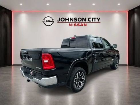 Used 2025 RAM 1500 Laramie AWD/4WD image 5