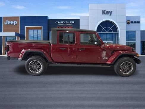 Used 2022 Jeep Gladiator Overland w/ Trailer Tow Package AWD/4WD image 9