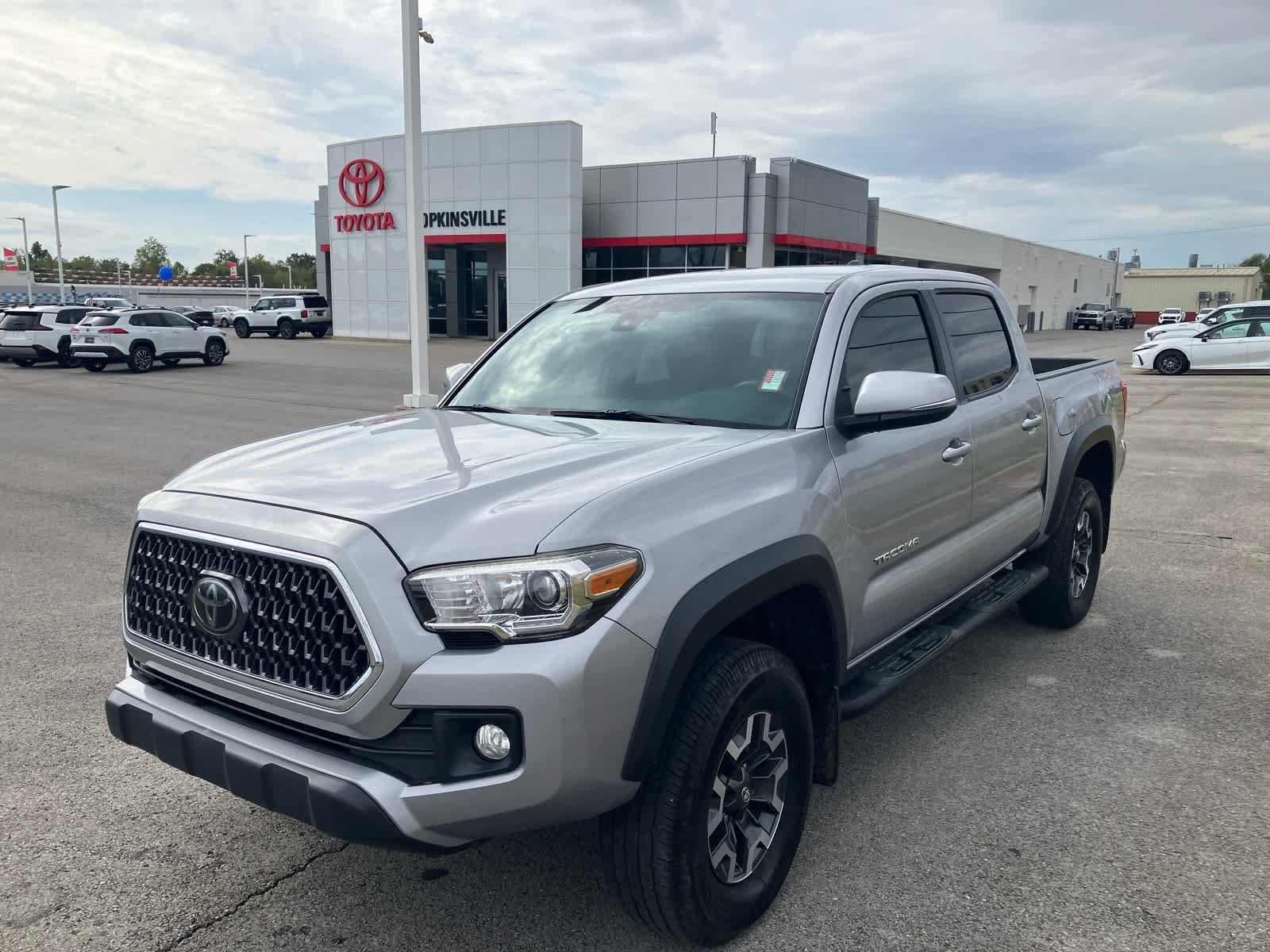 Used 2018 Toyota Tacoma TRD Off-Road AWD/4WD image 3