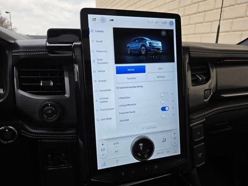 Used 2023 Ford F150 Lightning Platinum image 67