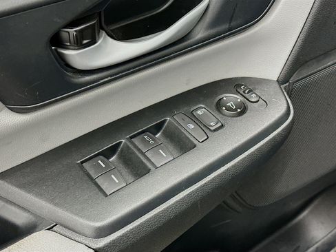 Used 2019 Honda CR-V LX image 15